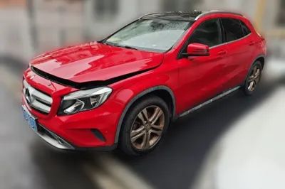 Mercedes-Benz GLA · 2015 год