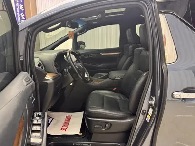 Toyota Alphard 2017, 204000 км, за 52748.63 USD - фото 7