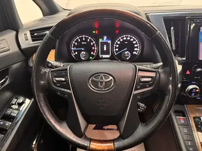 Toyota Alphard 2017, 204000 км, за 52748.63 USD - фото 10