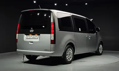 Hyundai Staria 2025, 51084 км, за 17841.1 USD