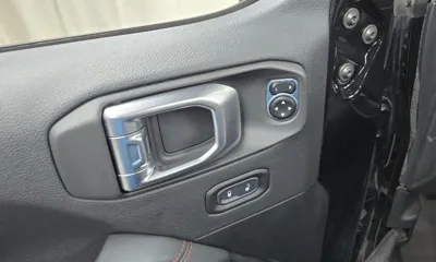 Jeep Wrangler 2021, 68563 км, за 26771.57 USD - фото 18