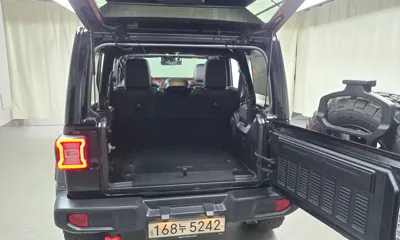 Jeep Wrangler 2021, 68563 км, за 26771.57 USD - фото 20