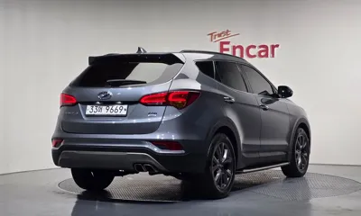 Hyundai Santafe 2018, 124633 км, за 7745.83 USD