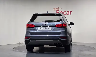 Hyundai Santafe 2018, 124633 км, за 7745.83 USD