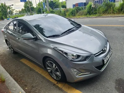 Hyundai Avante 2015, 104437 км, за 4680.49 USD