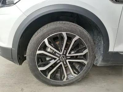 Volkswagen T-Roc 2022, 25600 км, за 12808.13 USD - фото 23