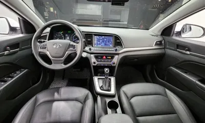 Hyundai Avante 2018, 63857 км, за 8001.57 USD - фото 7