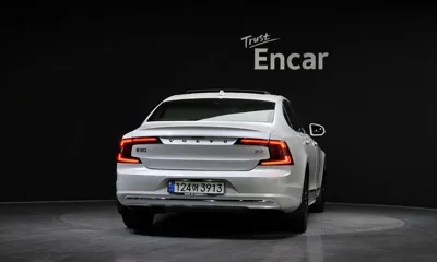 Volvo S90 2021, 32446 км, за 23354.17 USD