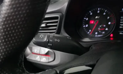 Hyundai Veloster 2019, 41143 км, за 9237.58 USD - фото 14