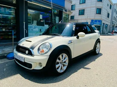 MINI Cooper Convertible · 2012 год