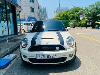 MINI Cooper Convertible 2012, 110000 км, за 4420.46 USD
