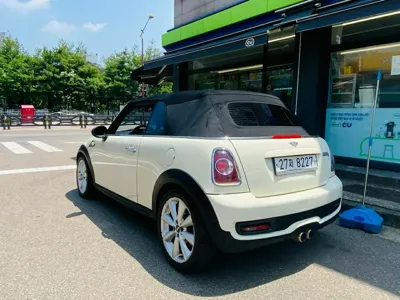 MINI Cooper Convertible 2012, 110000 км, за 4420.46 USD