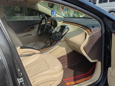 Buick LaCrosse 2011, 220000 км, за 1441.61 USD