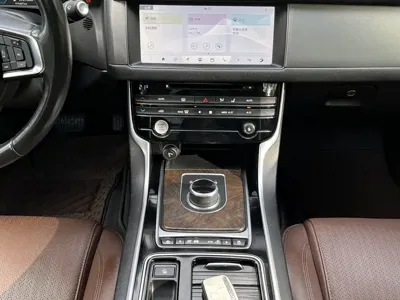 Jaguar XFL 2018, 100000 км, за 11332.54 USD - фото 10