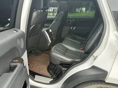 Land Rover Sport PHEV 2019, 80000 км, за 40136.09 USD - фото 10
