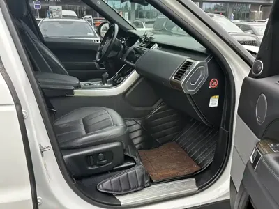 Land Rover Sport PHEV 2019, 80000 км, за 40136.09 USD - фото 11