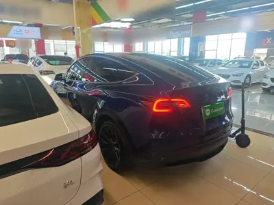 Tesla Model Y 2024, 33700 км, за 31516.57 USD