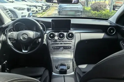Mercedes-Benz C-Class 2018, 101400 км, за 13945 USD - фото 31