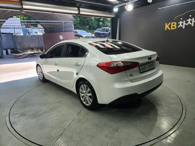 Kia K3 2014, 113918 км, за 3019.56 USD