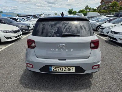 Hyundai Venue 2022, 24897 км, за 14966.52 USD