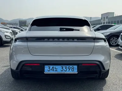 Porsche Taycan 2024, 5500 км, за 100866.01 USD