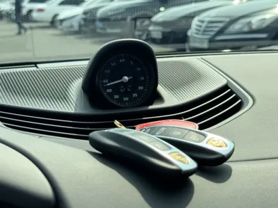 Porsche Taycan 2024, 5500 км, за 100866.01 USD - фото 6