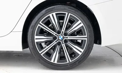 BMW 3-Series 2025, 9763 км, за 25496.67 USD