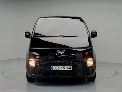 Hyundai Staria · 2023 год