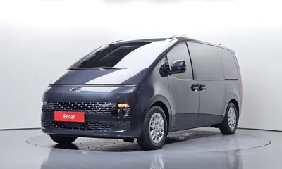 Hyundai Staria · 2023 год