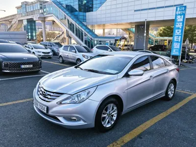 Hyundai Sonata 2011, 124269 км, за 2297.49 USD