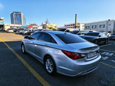 Hyundai Sonata 2011, 124269 км, за 2297.49 USD