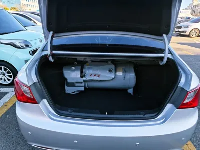 Hyundai Sonata 2011, 124269 км, за 2297.49 USD - фото 9