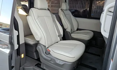 Hyundai Staria 2023, 40655 км, за 23112.56 USD - фото 12