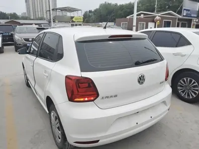 Volkswagen Polo 2017, 88800 км, за 3134.14 USD