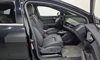 Audi Q4 e-tron 2022, 59412 км, за 25684.19 USD - фото 11