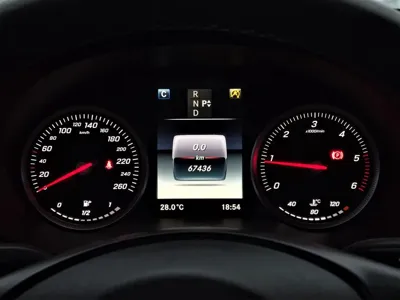Mercedes-Benz C-Class 2018, 67436 км, за 11815.68 USD - фото 8