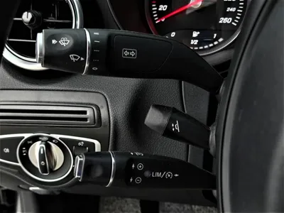 Mercedes-Benz C-Class 2018, 67436 км, за 11815.68 USD - фото 17