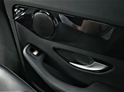 Mercedes-Benz C-Class 2018, 67436 км, за 11815.68 USD - фото 20