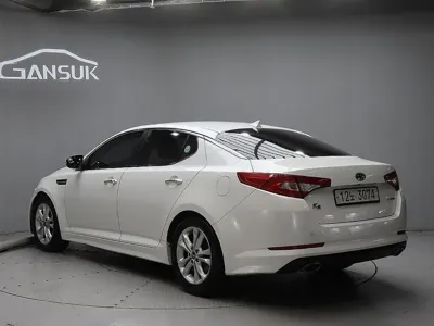 Kia K5 2011, 178072 км, за 2100.56 USD