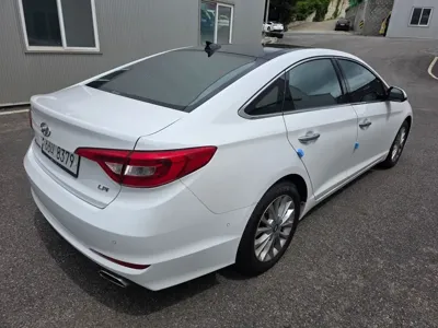 Hyundai Sonata 2015, 136640 км, за 7032.62 USD