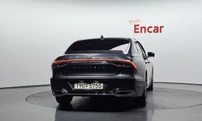 Hyundai Grandeur 2020, 186755 км, за 9946.04 USD
