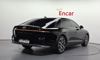 Hyundai Grandeur 2023, 33624 км, за 20808.72 USD