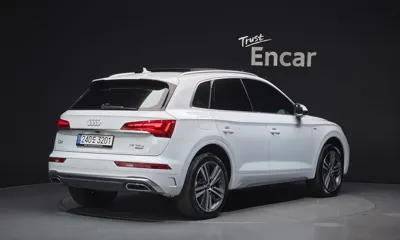 Audi Q5 2021, 132992 км, за 19372.03 USD