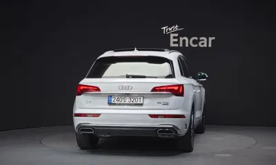 Audi Q5 2021, 132992 км, за 19372.03 USD