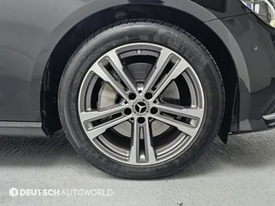 Mercedes-Benz E-Class 2021, 40941 км, за 26997.16 USD