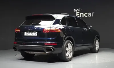 Porsche Cayenne 2016, 117906 км, за 15938.08 USD