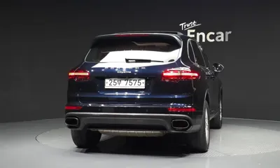 Porsche Cayenne 2016, 117906 км, за 15938.08 USD