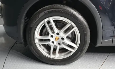 Porsche Cayenne 2016, 117906 км, за 15938.08 USD