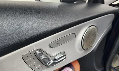 Mercedes-Benz C-Class 2019, 86685 км, за 15536.63 USD - фото 30
