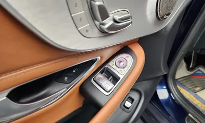 Mercedes-Benz C-Class 2019, 86685 км, за 15536.63 USD - фото 33